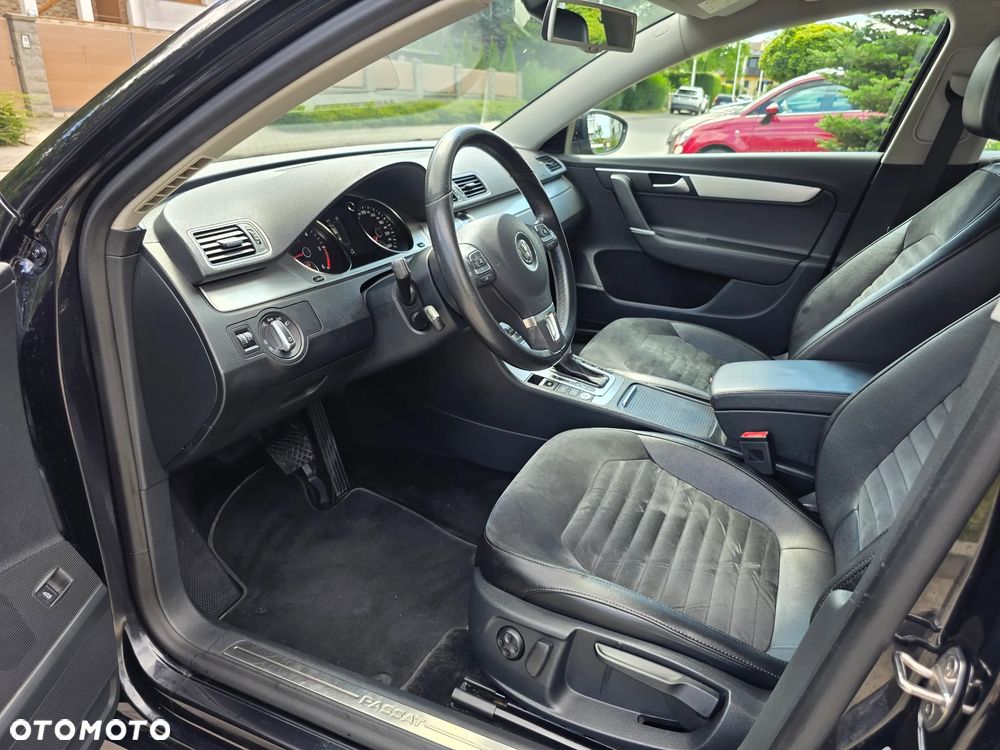 Volkswagen Passat 2.0 TDI Highline DSG - 26
