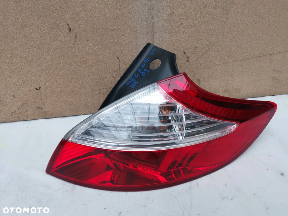 Renault Megane III Lampa Tył Prawa HB