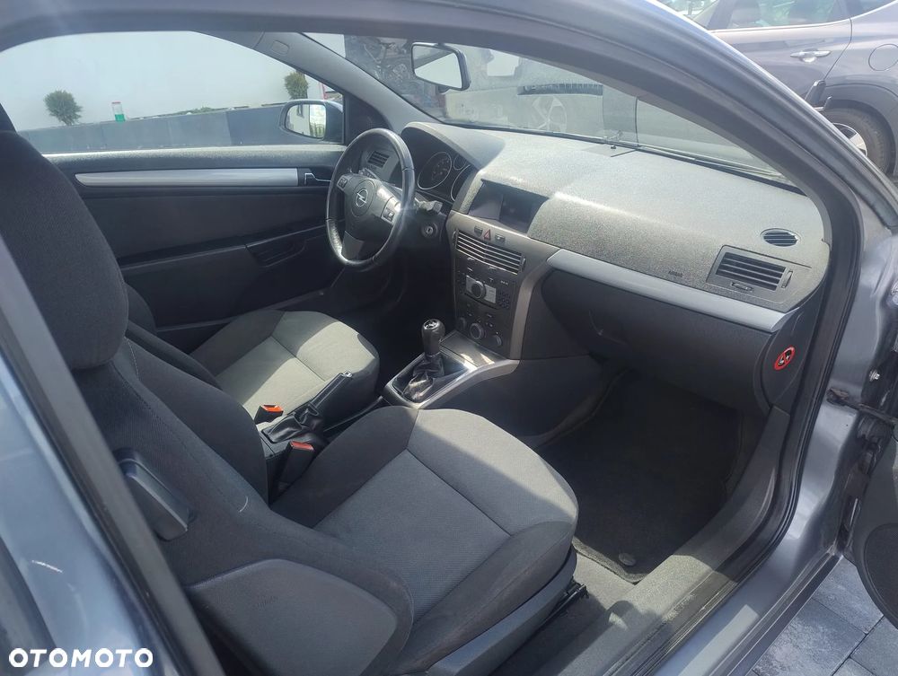 Opel Astra GTC 1.6 - 16