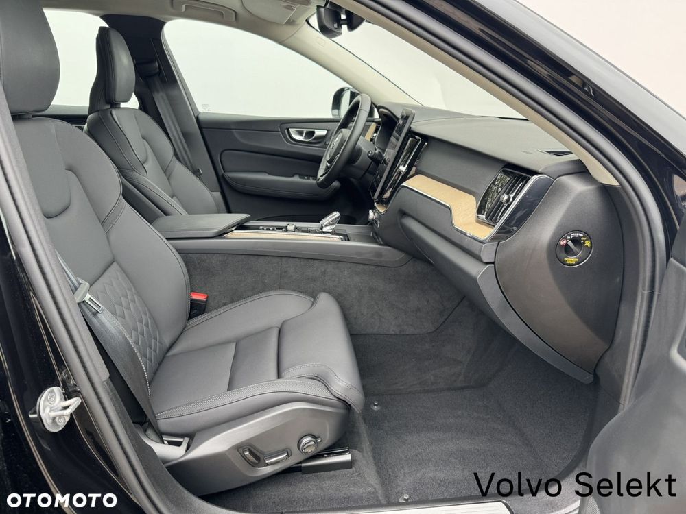 Volvo XC 60 B5 B AWD Plus Dark - 16