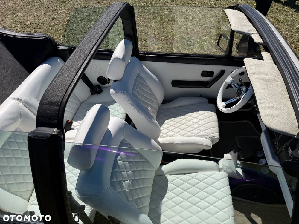 Volkswagen Golf - 1