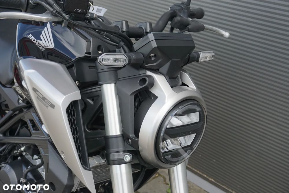 Honda CB - 8