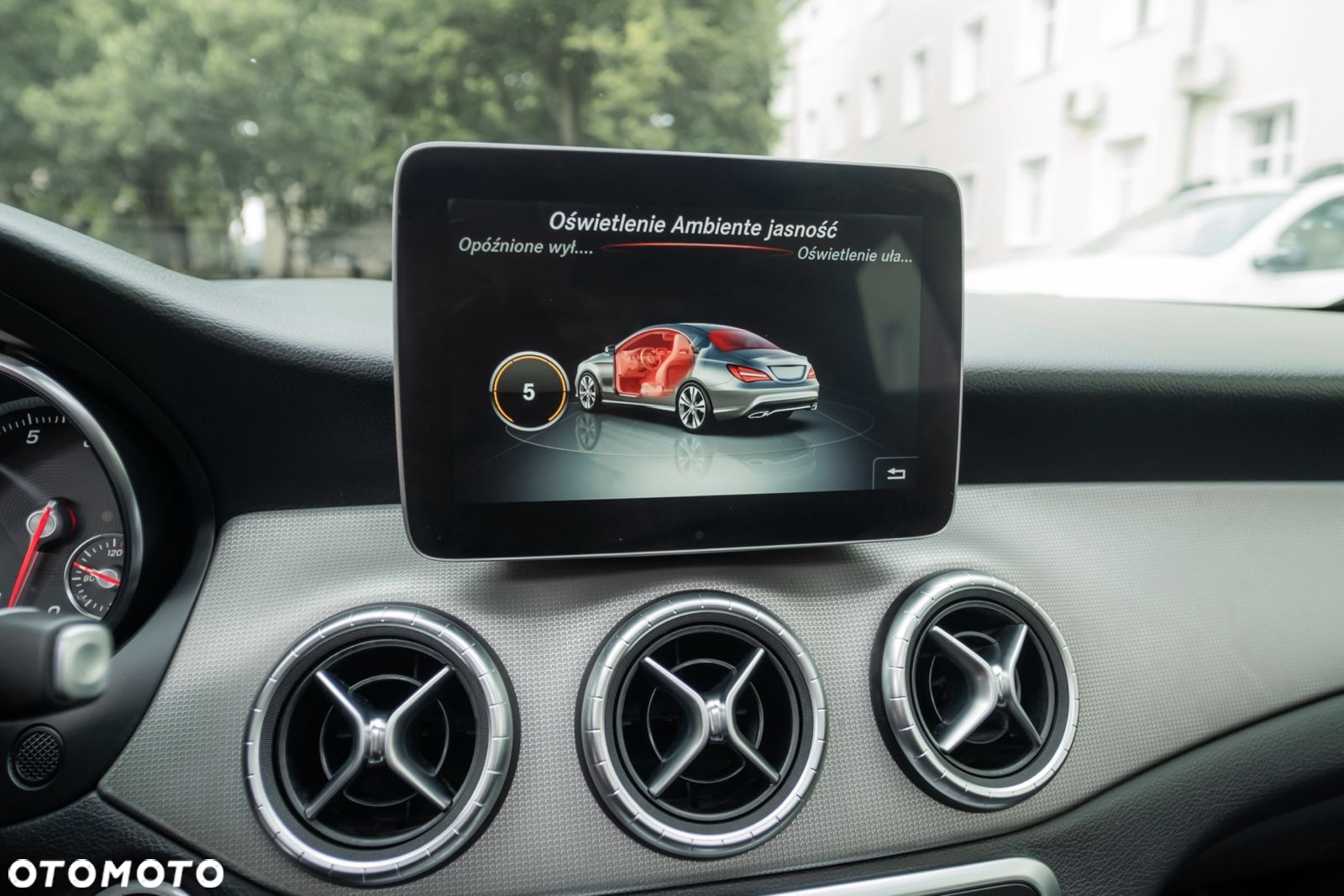 Mercedes-Benz CLA 250 4Matic 7G-DCT - 17