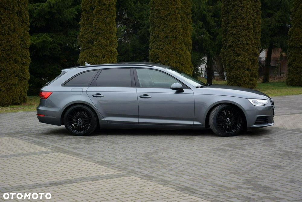 Audi A4 Avant 2.0 TDI DPF Ambiente - 12