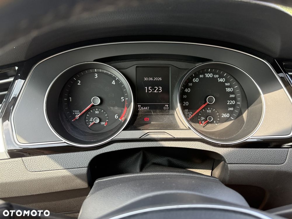 Volkswagen Passat Variant 2.0 TDI SCR DSG Comfortline - 7