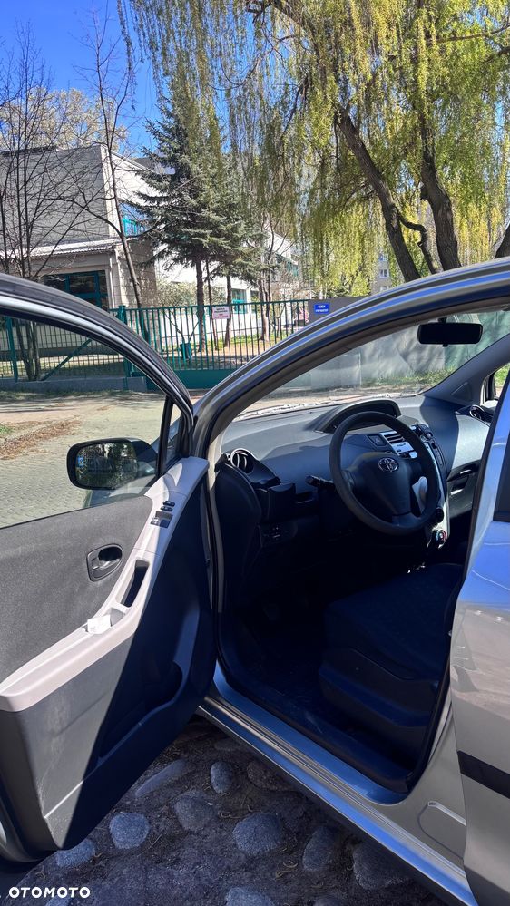 Toyota Yaris 1.0 Luna - 8