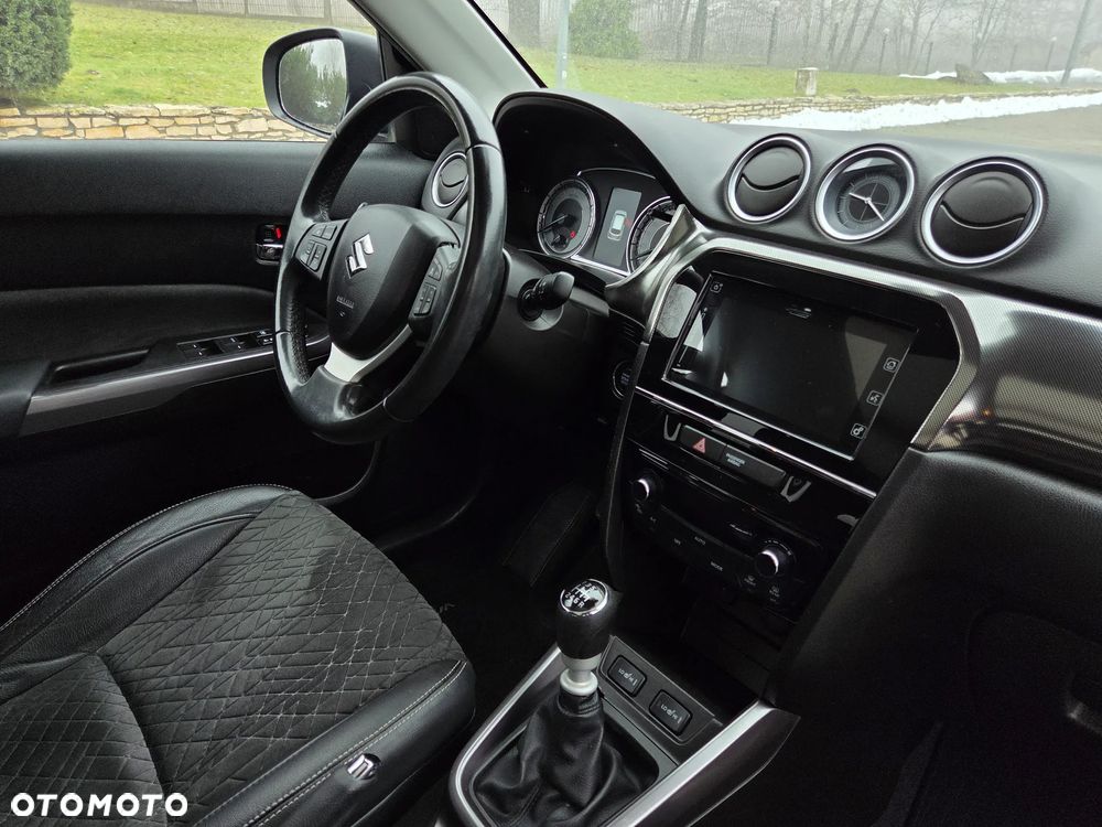 Suzuki Vitara 1.4 Boosterjet SHVS Premium 4WD - 23