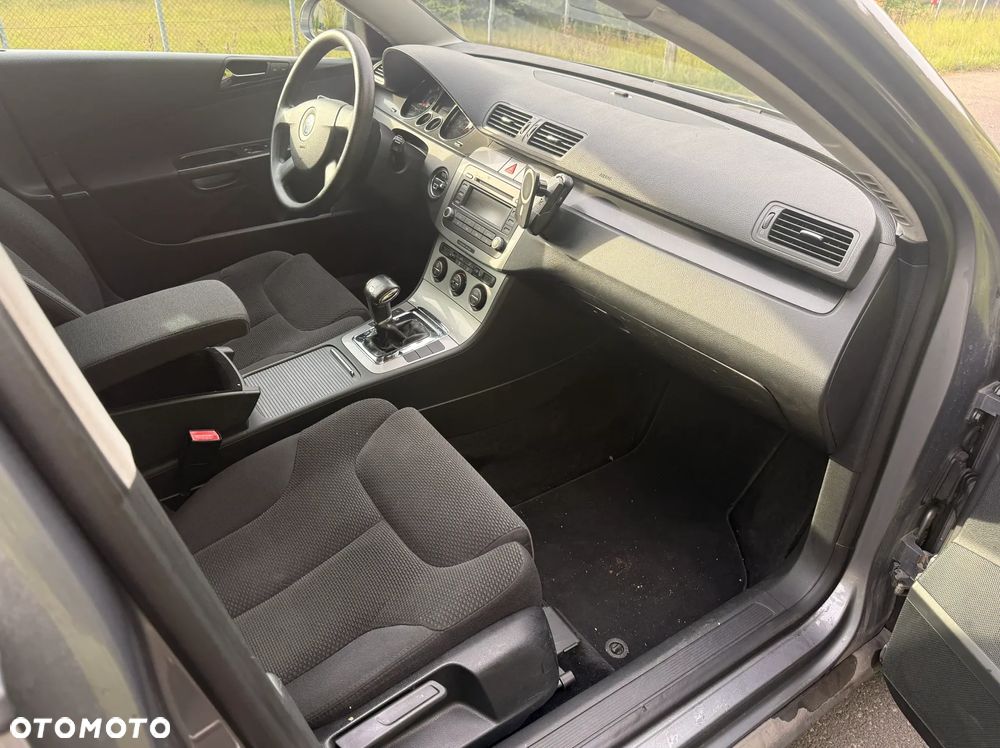 Volkswagen Passat 2.0 TDI Comfortline DSG - 9