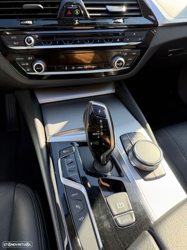 BMW 530 e iPerformance Line Luxury - 14