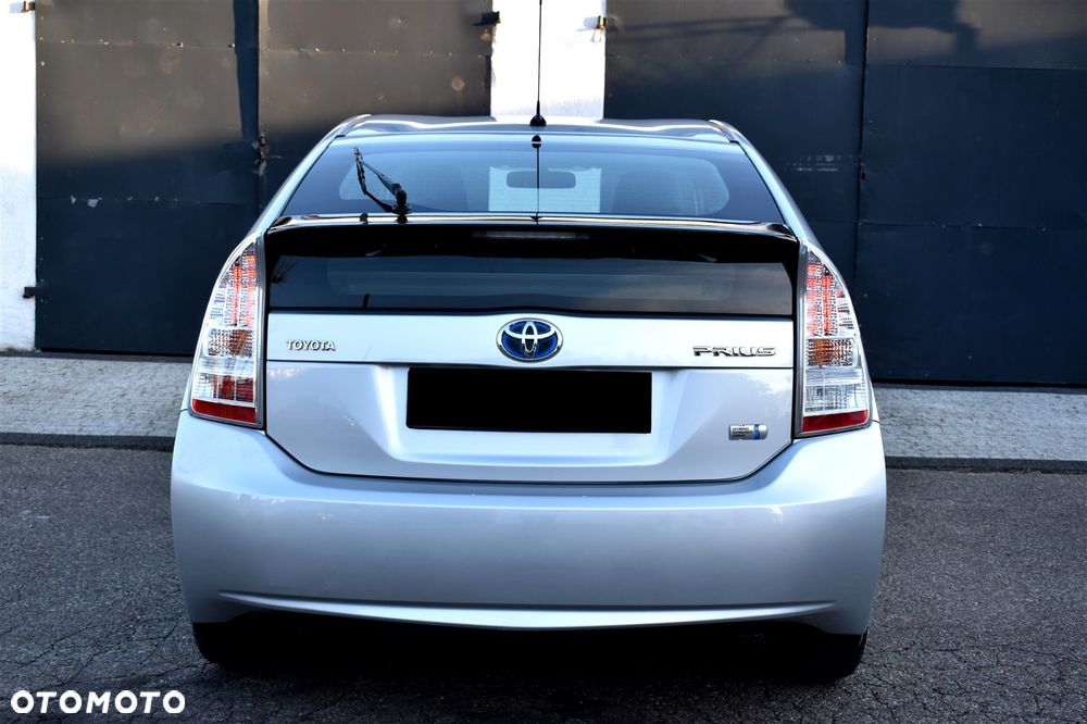 Toyota Prius (Hybrid) Executive - 5