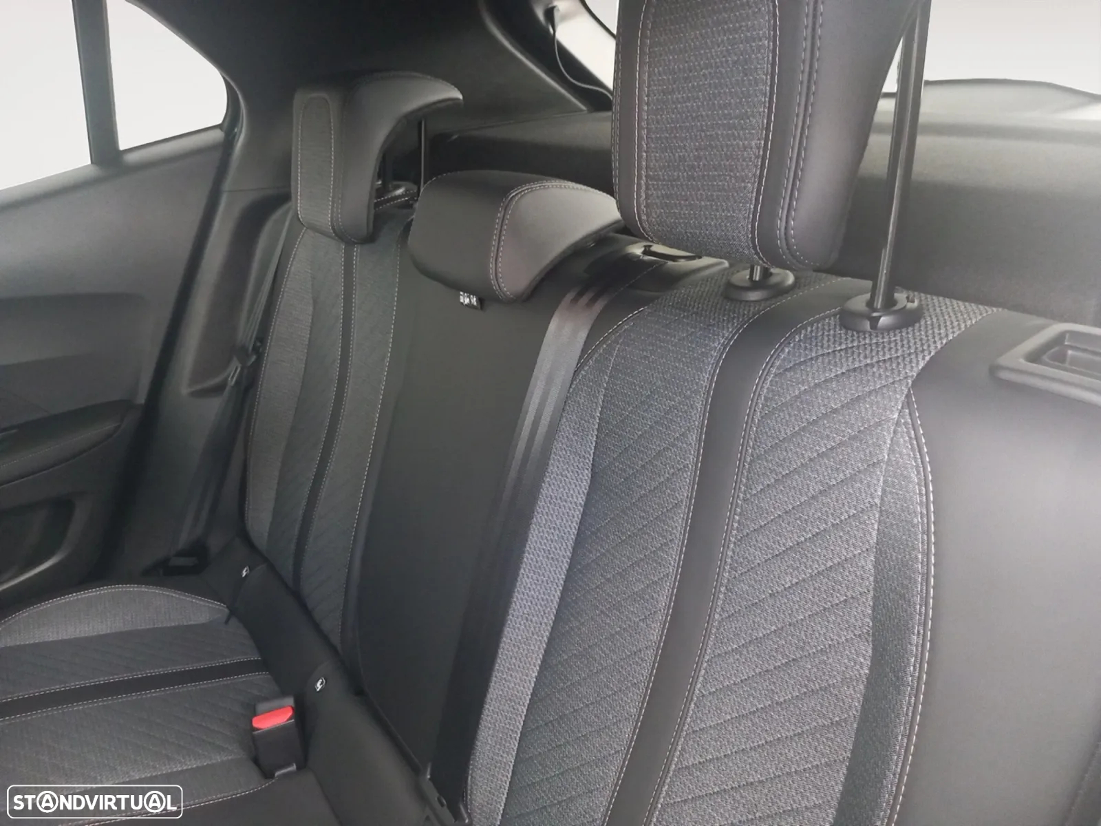 Peugeot 2008 1.2 PureTech Allure - 15