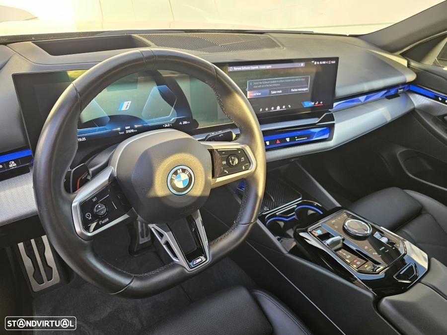 BMW i5 eDrive40 Pack Desportivo M - 29