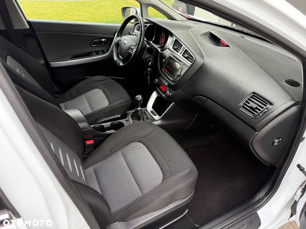 Kia Ceed 1.6 GDI Fifa World Cup Edition - 14