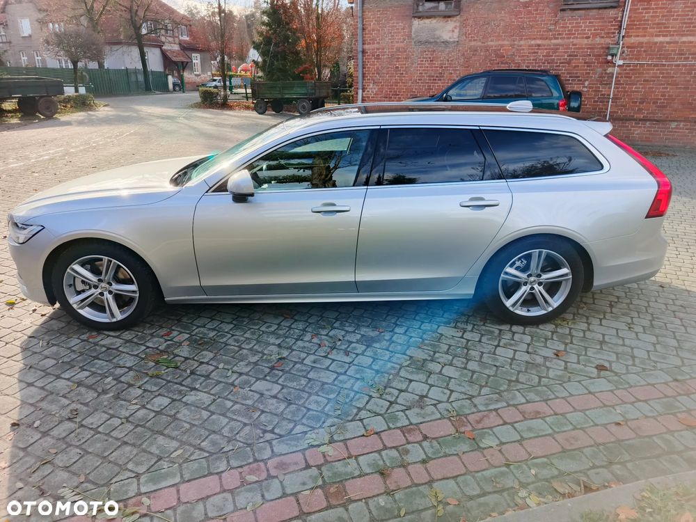 Volvo V90 D5 AWD Momentum - 4