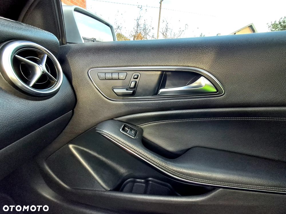 Mercedes-Benz Klasa A 200 7G-DCT - 17