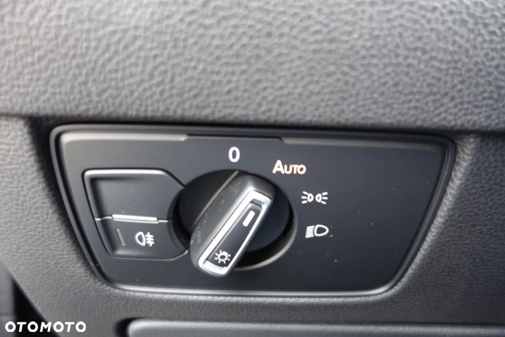 Volkswagen Passat 2.0 TDI EVO Business DSG - 17