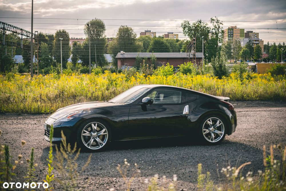 Nissan 370 Z - 1
