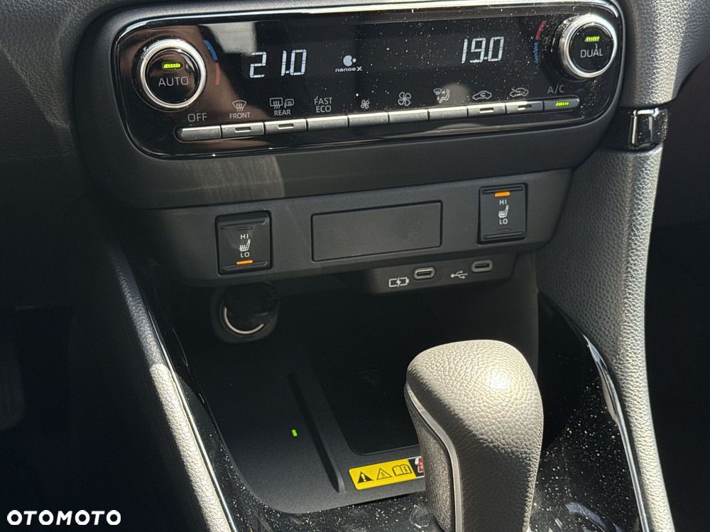 Toyota Yaris Hybrid 1.5 Executive - 17