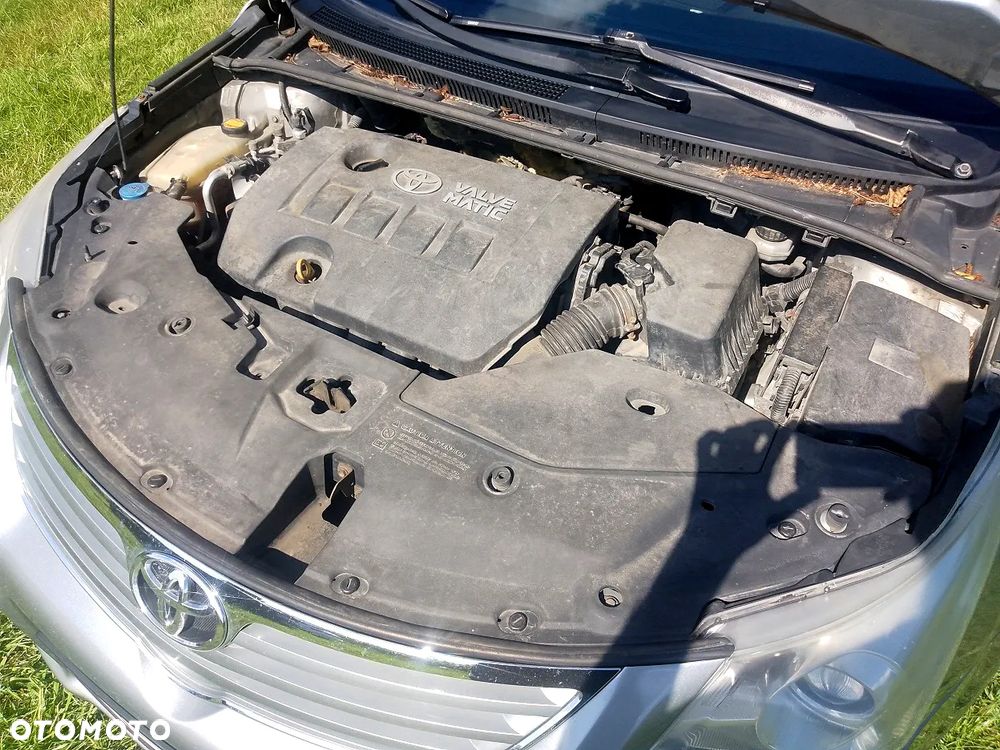 Toyota Avensis - 8