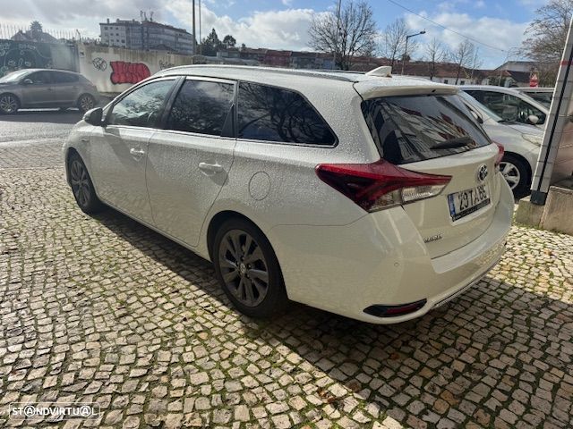 Toyota Auris Touring Sports 1.8 HSD Exclusive+TSS - 3