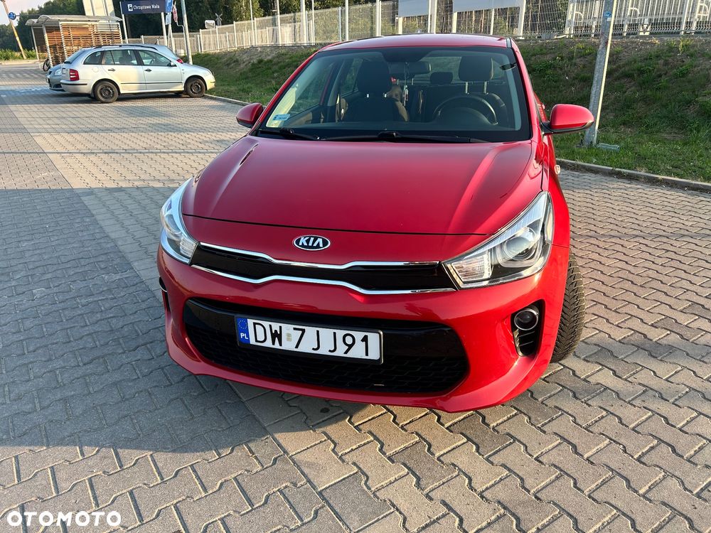 Kia Rio 1.2 L - 12
