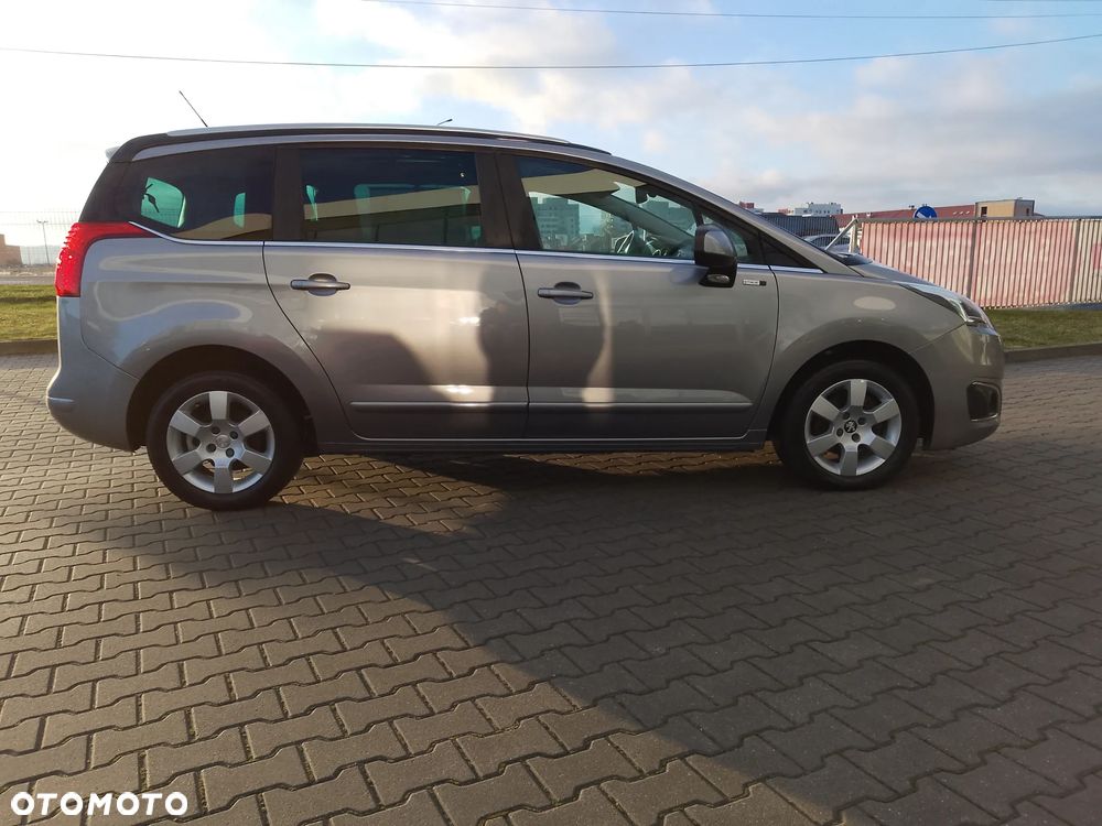 Peugeot 5008 HDI FAP 115 Style - 4