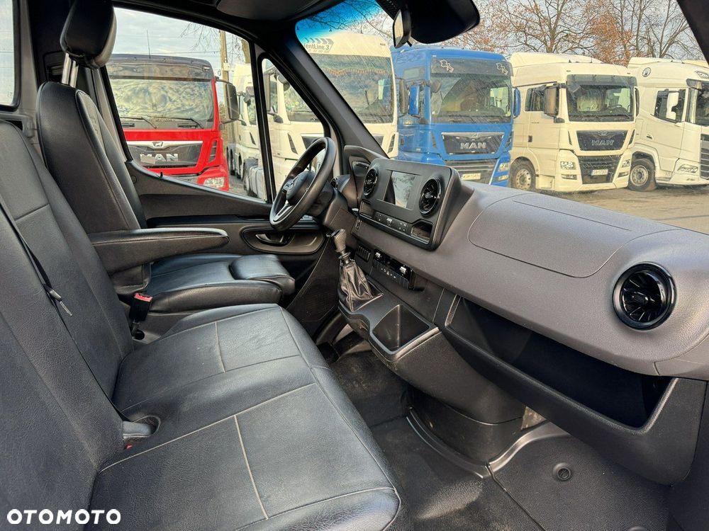 Mercedes-Benz Sprinter - 9