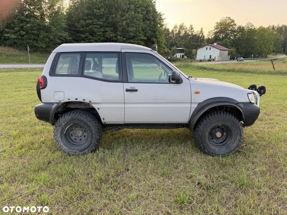 Nissan Terrano - 3