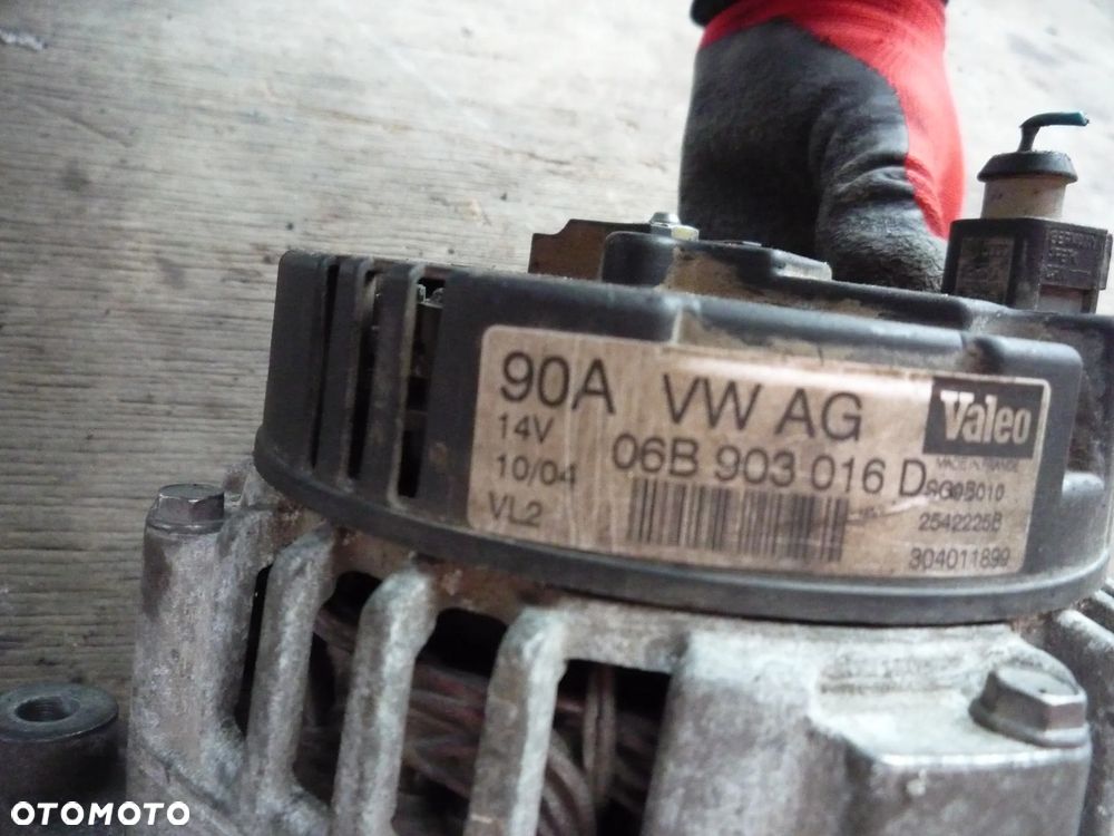 VW PASSAT B5 LIFT 1.8T ALTERNATOR - 3