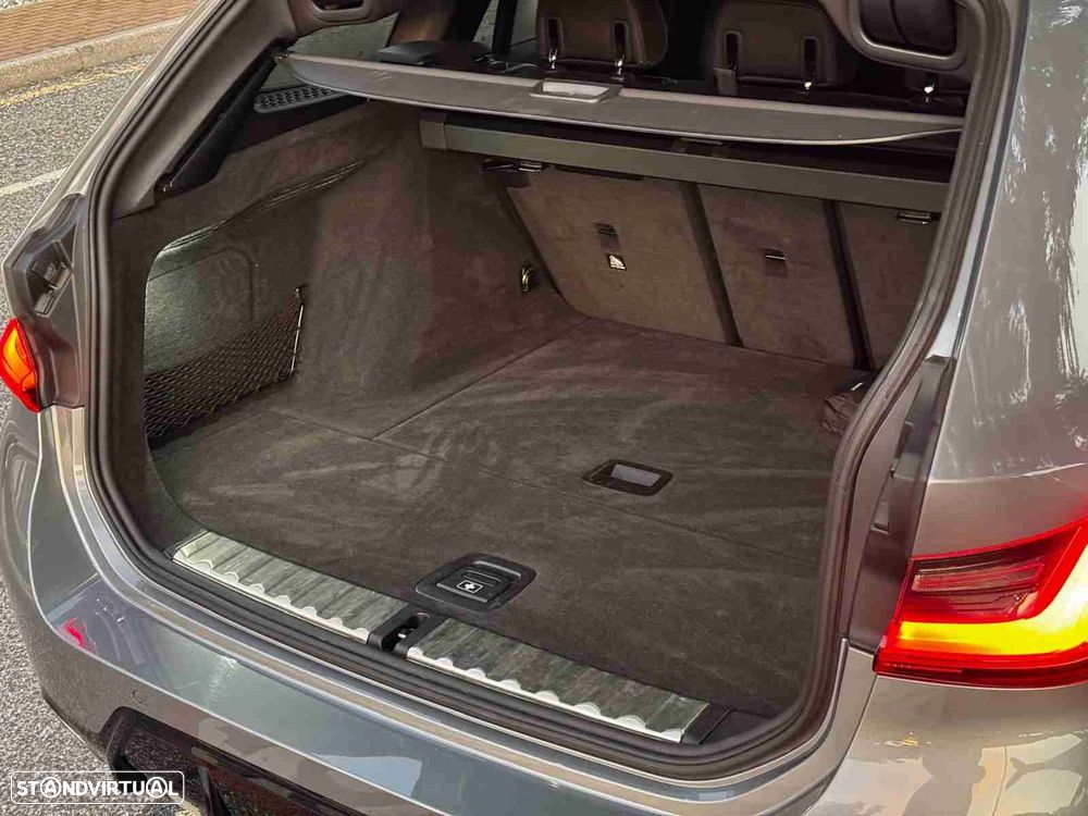 BMW 320 d Touring Pack Desportivo M Auto - 7