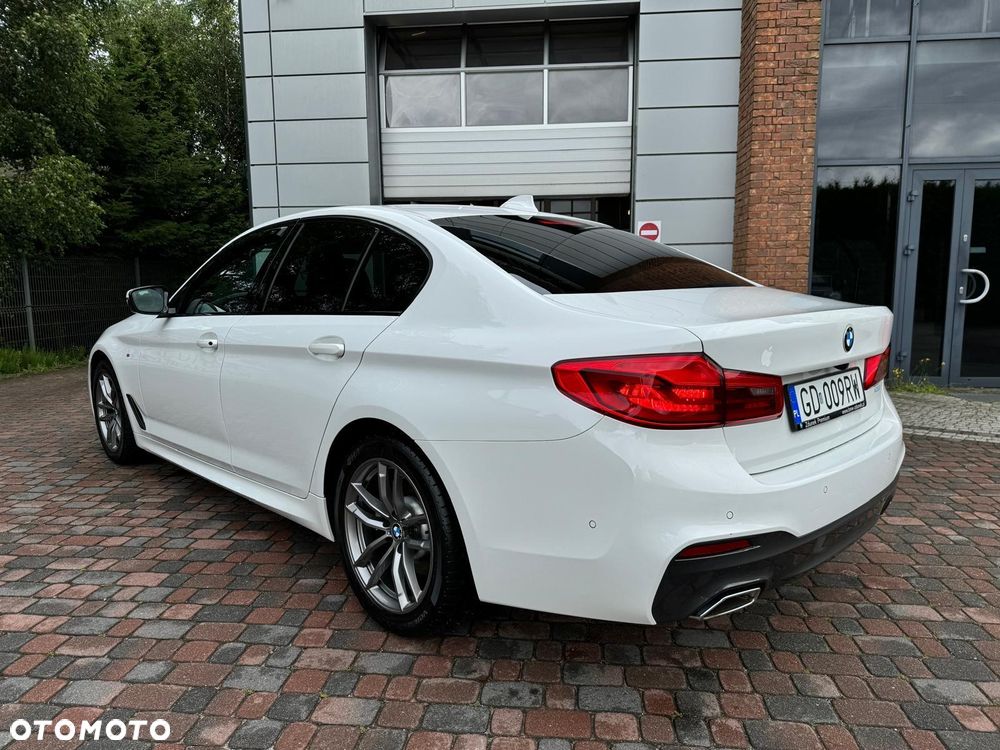 BMW Seria 5 518d M Sport - 4