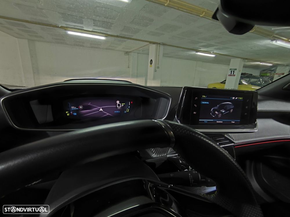 Peugeot e-2008 50 kWh GT - 14