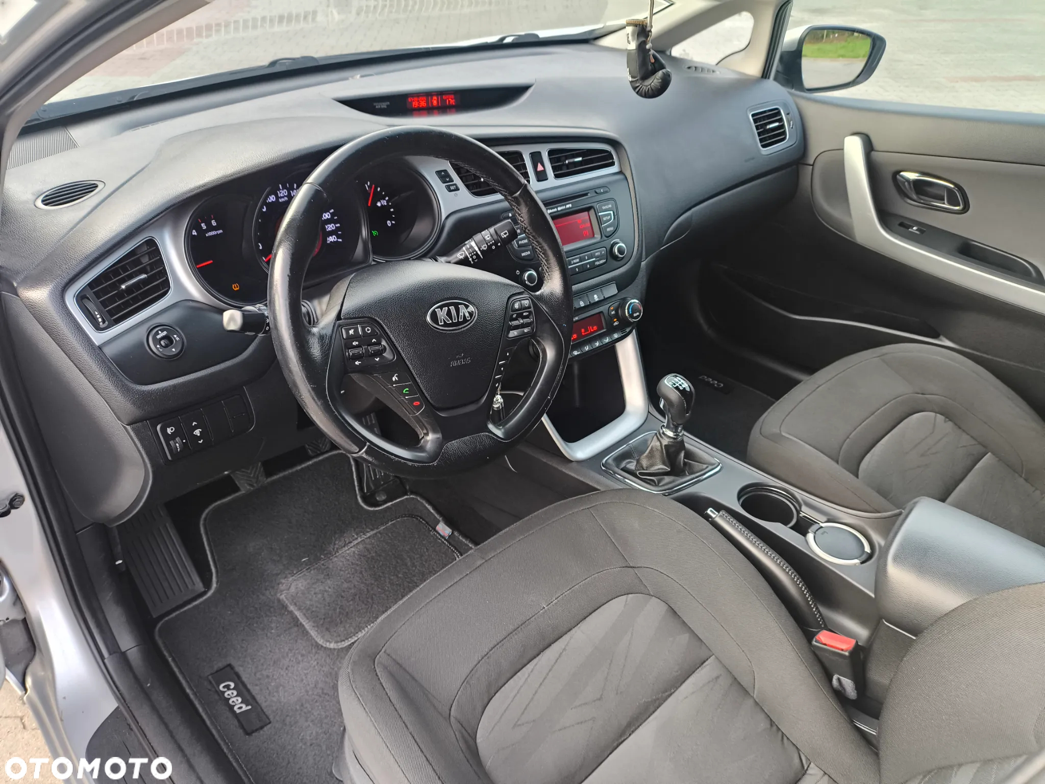 Kia Ceed Cee'd 1.6 CRDi L - 16