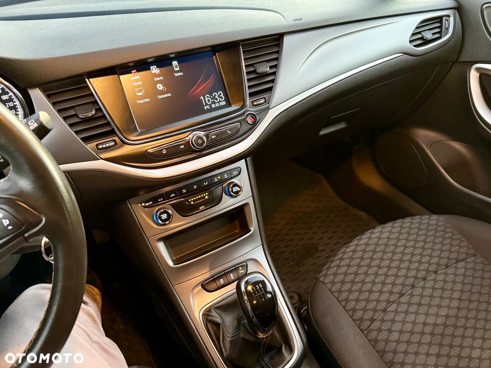 Opel Astra 1.6 D Start/Stop Dynamic - 11