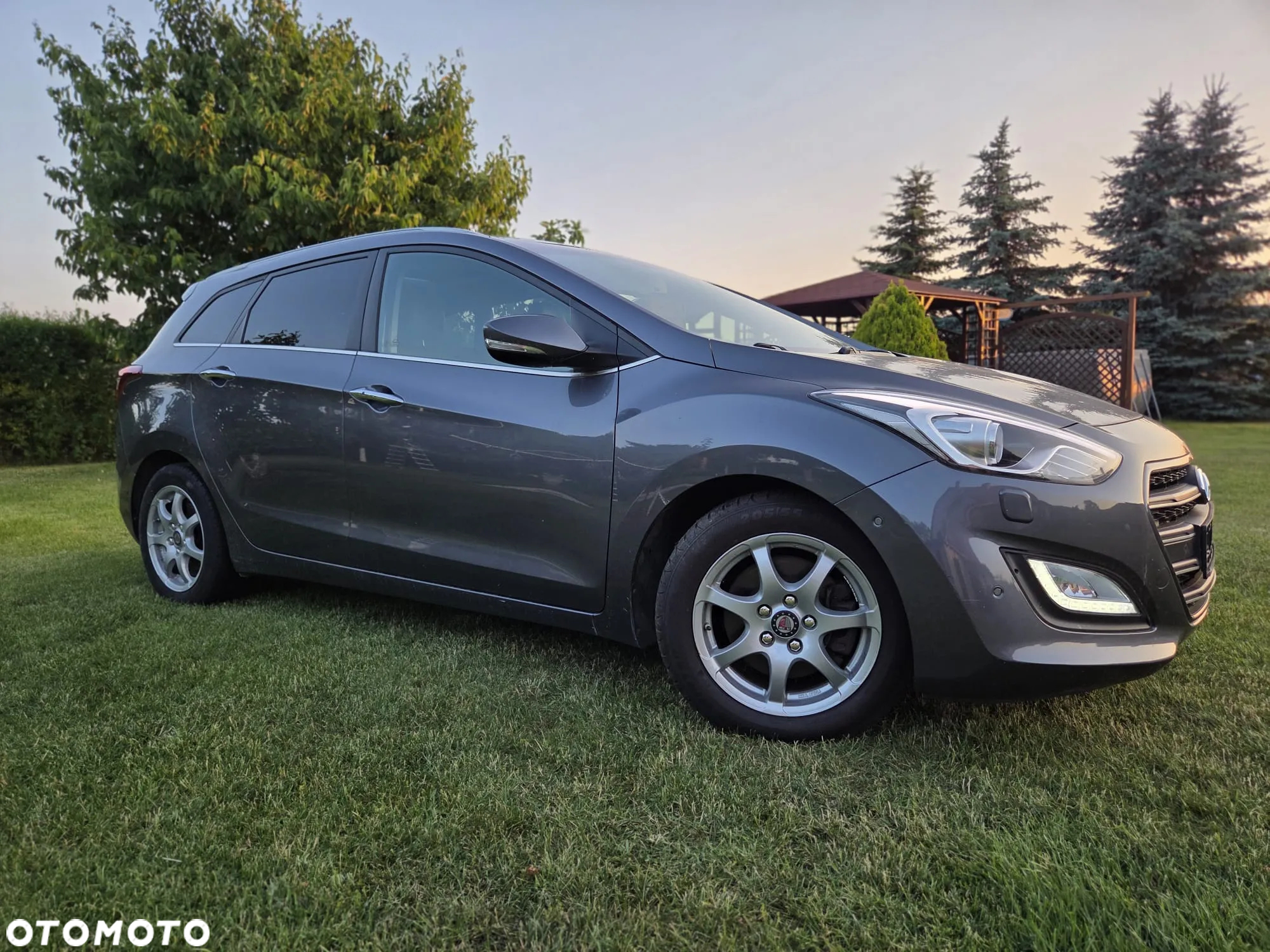 Hyundai i30 blue Kombi 1.6 CRDi DCT Premium - 16