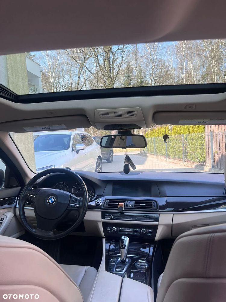 BMW Seria 5 528i xDrive Sport-Aut - 20