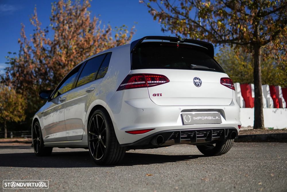 VW Golf GTI Performance BlueMotion - 28