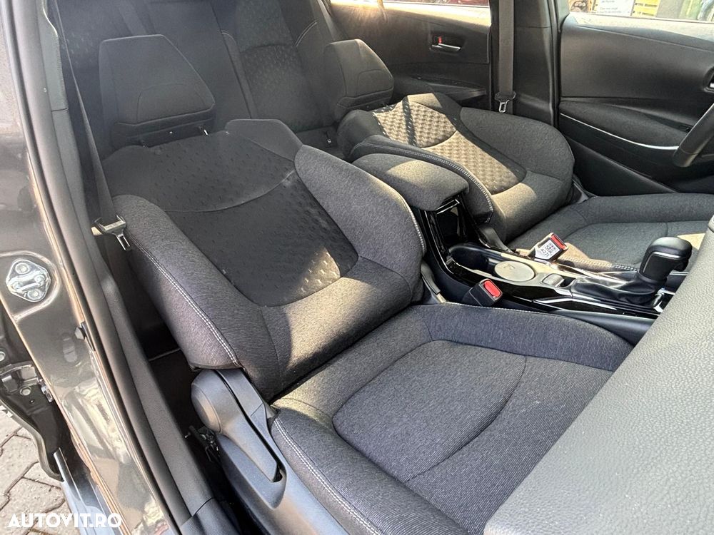 Toyota Corolla 1.8 HEV Dynamic - 18
