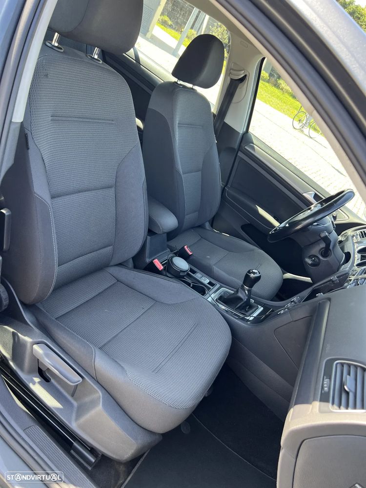 VW Golf Variant 1.6 TDi Confortline - 4