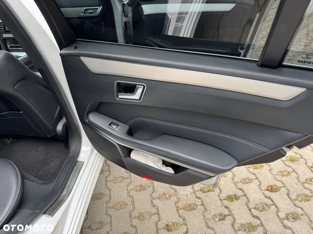 Mercedes-Benz Klasa E 200 BlueTEC 7G-TRONIC - 11