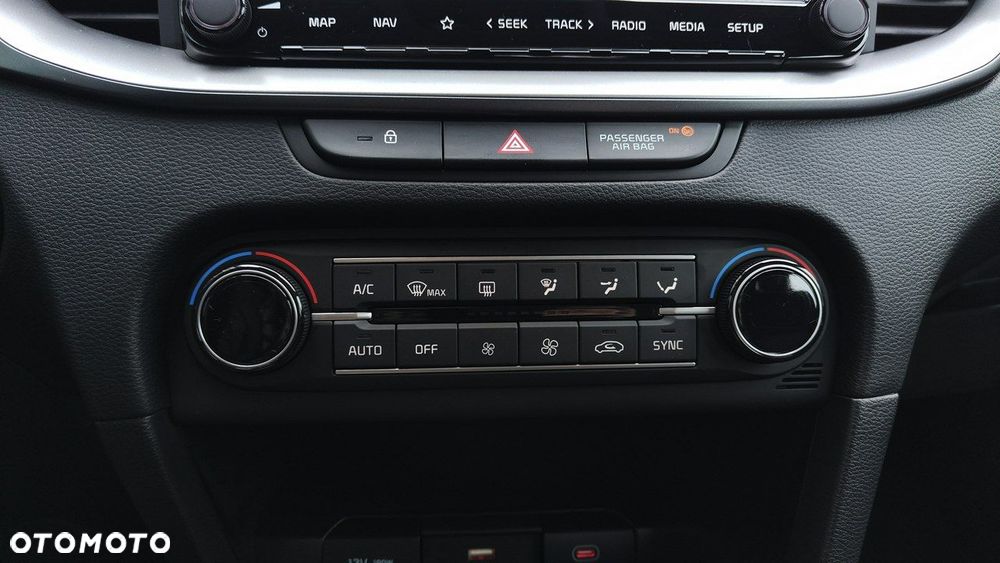 Kia Ceed - 21