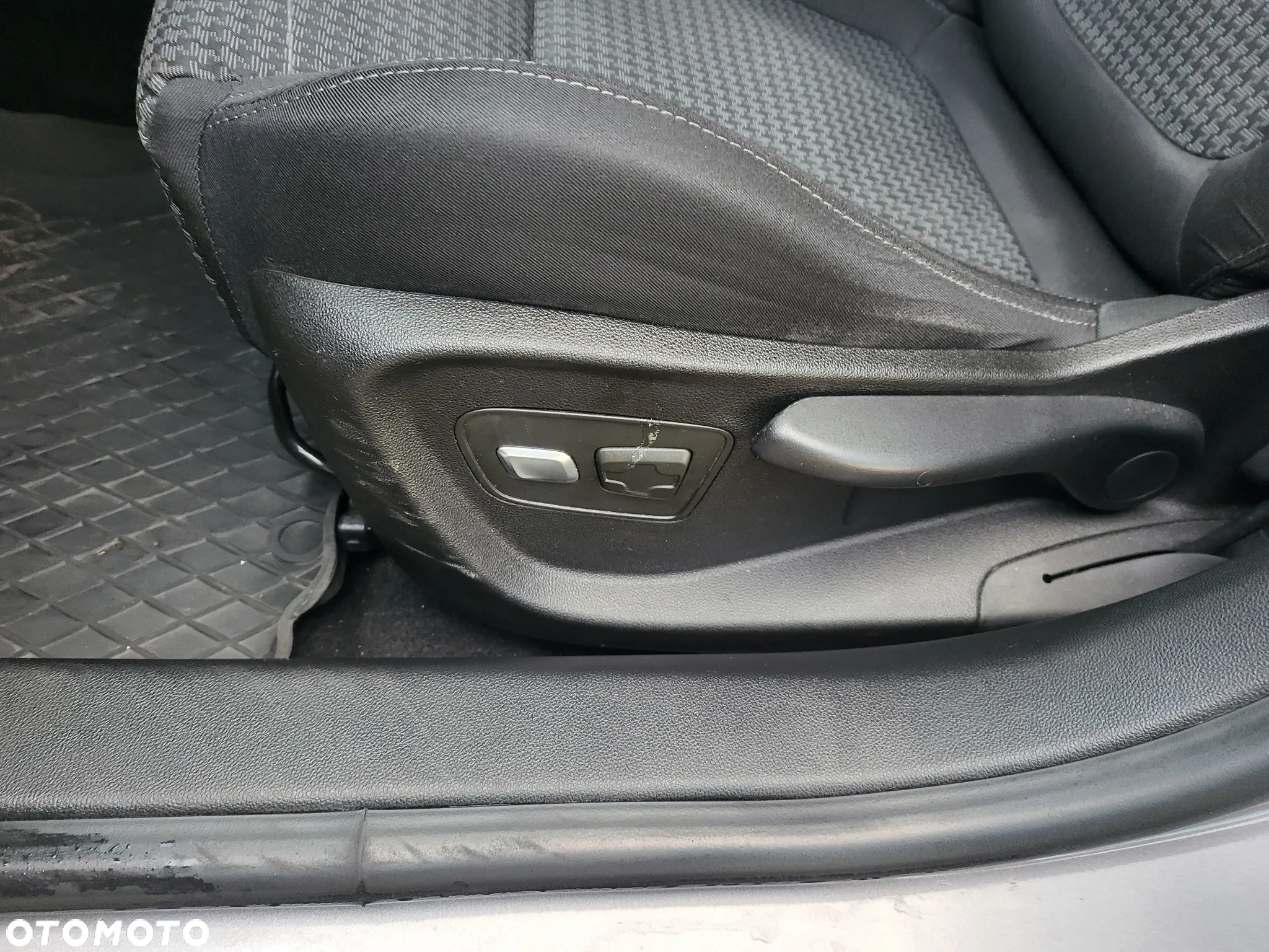 Renault Talisman Grandtour BLUE dCi 160 EDC BUSINESS EDITION - 11