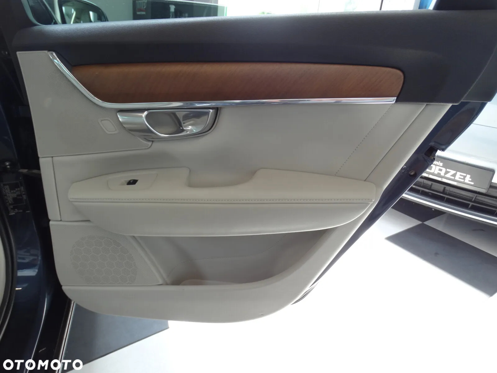 Volvo S90 T4 Momentum Pro - 13