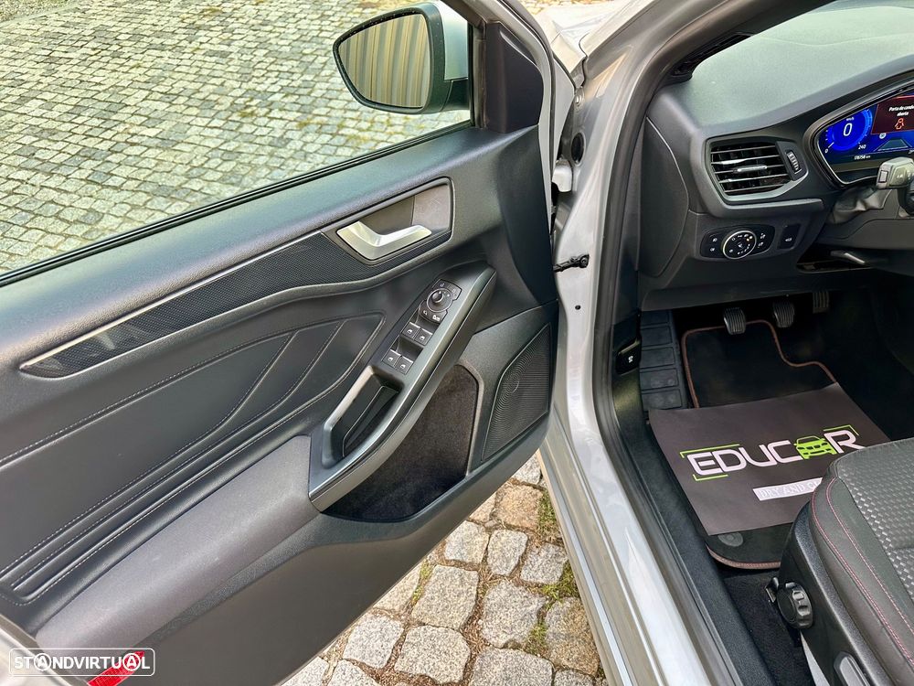 Ford Focus SW 1.0 EcoBoost Hybrid ST-LINE X - 17