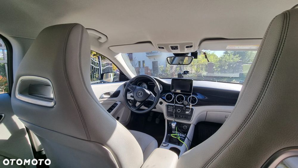 Mercedes-Benz CLA 200 - 1