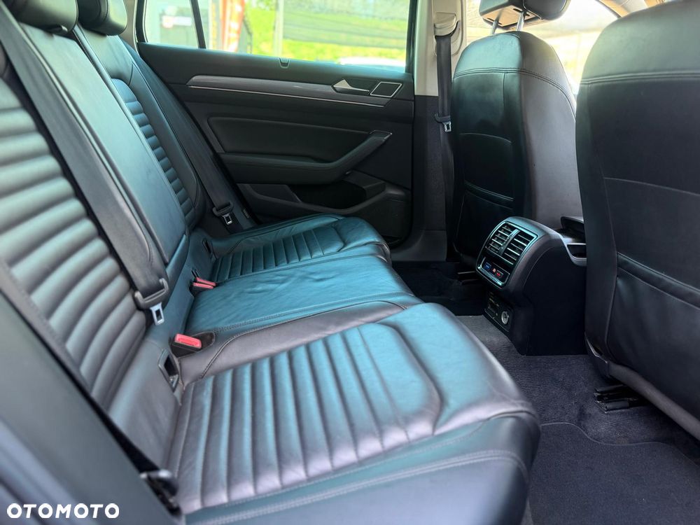 Volkswagen Passat Alltrack 2.0 TDI SCR 4Motion DSG - 31