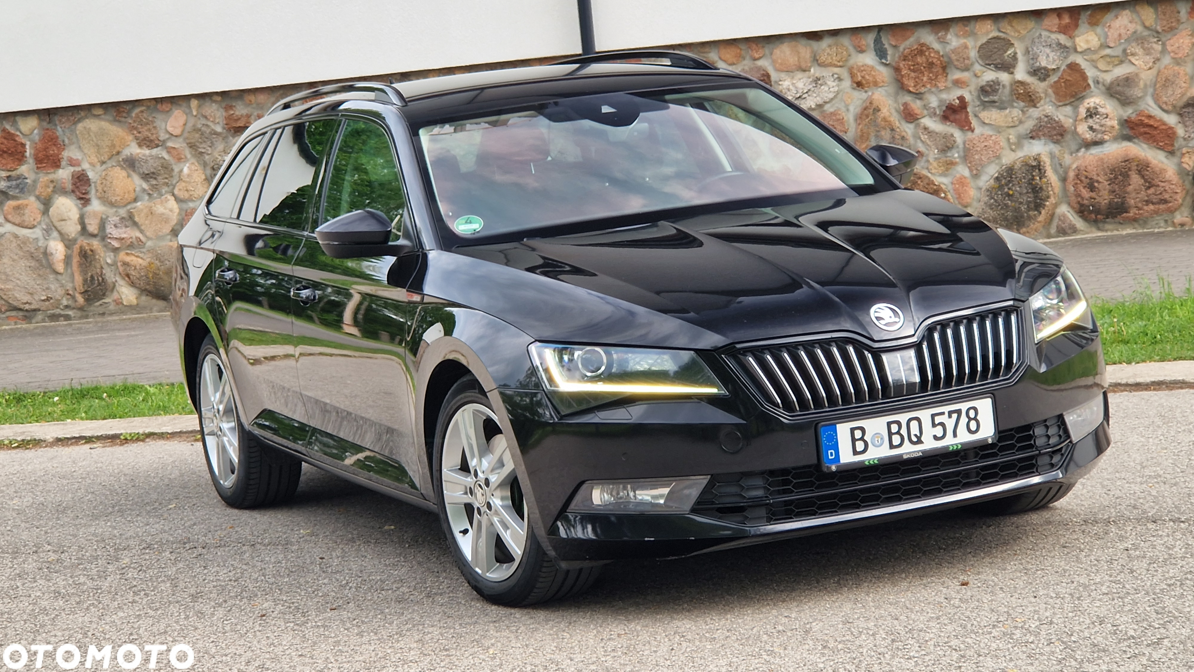 Skoda Superb 2.0 TDI 4x4 DSG Premium Edition - 8