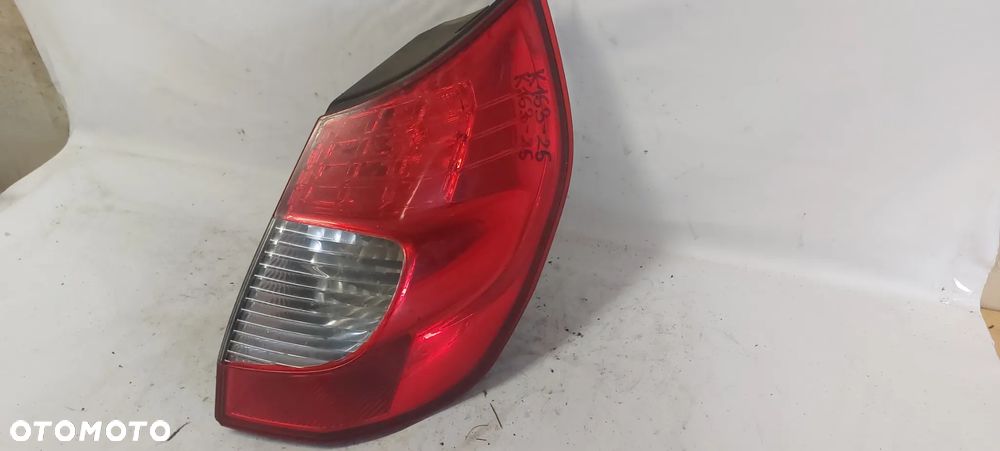 .  TYL TYLNA LAMPA PRAWA RENAULT SCENIC 2 LIFT - 1