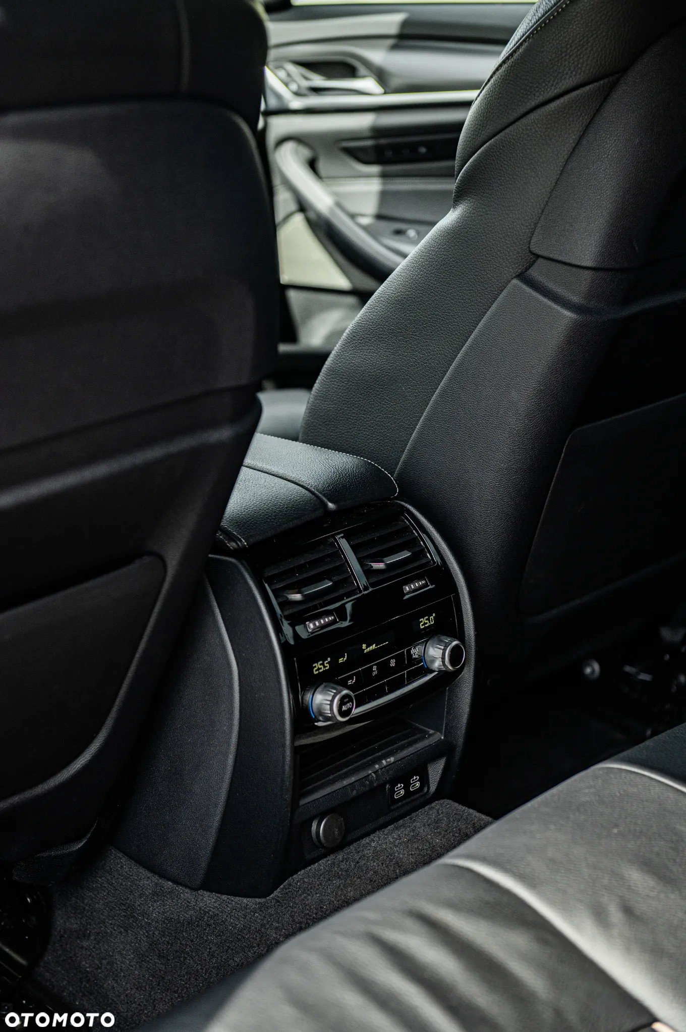 BMW Seria 5 530d xDrive Touring M Sport Edition - 20