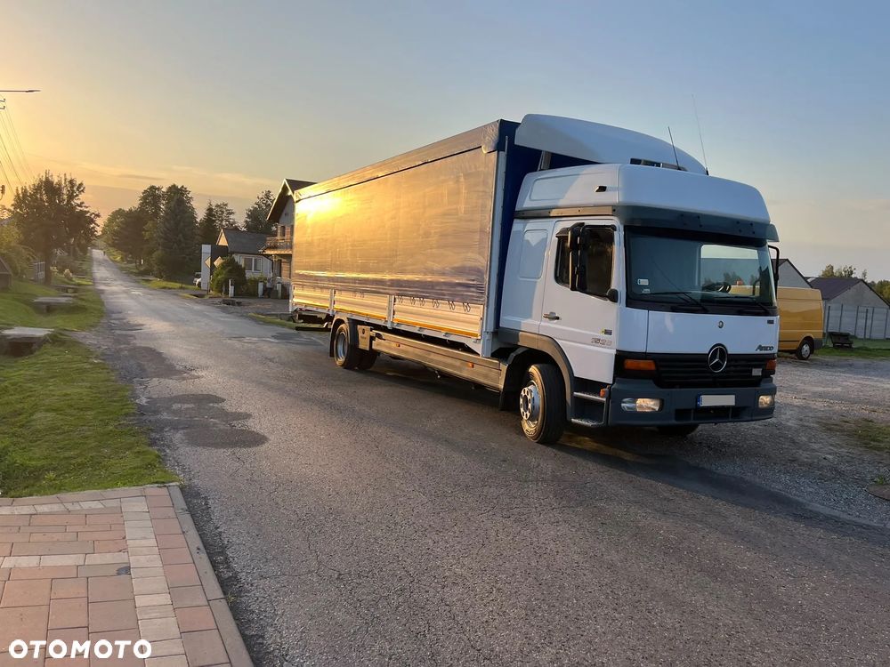Mercedes-Benz ATEGO 1528 MOTOR poi 6374 KABINA SYPIALNA FIRANKA DŁUGI  8,60 m - 18